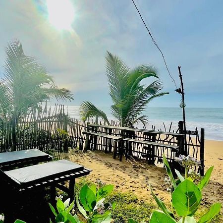 Waves Ranna Cabana And Seafood ภายนอก รูปภาพ