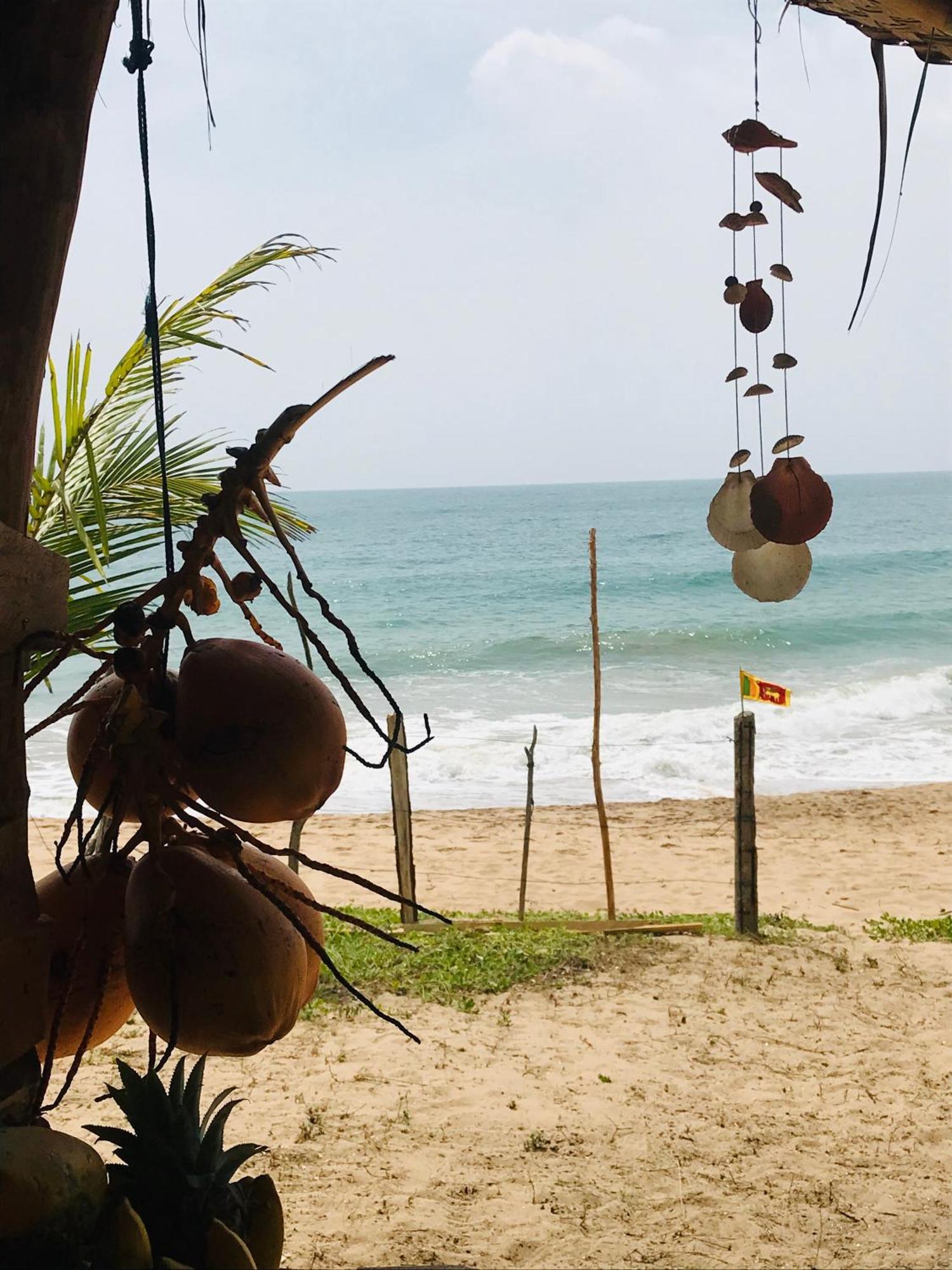 Waves Ranna Cabana And Seafood ภายนอก รูปภาพ